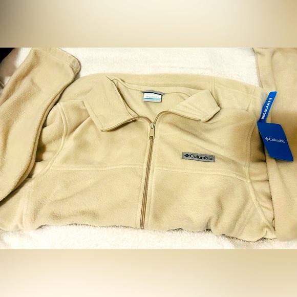 FOR SALE Creamy Beige Khaki Columbia Fleece Zip Up winter sweater New With Tags - Picture 4 of 6